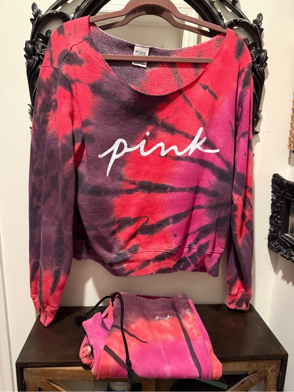 Victoria’s Secret PINK Sunset Tie Dye Sweatshirt Jogger Set XL Red Pink Black